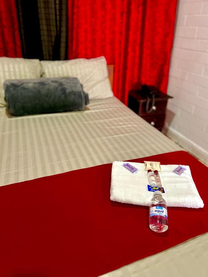 Hollywood Paradise Hotel Rionegro Eksteriør billede