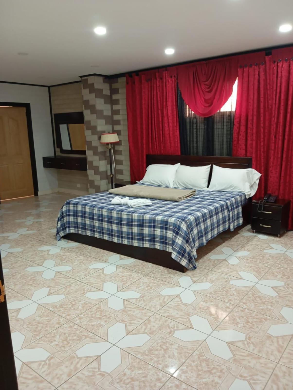 Hollywood Paradise Hotel Rionegro Eksteriør billede